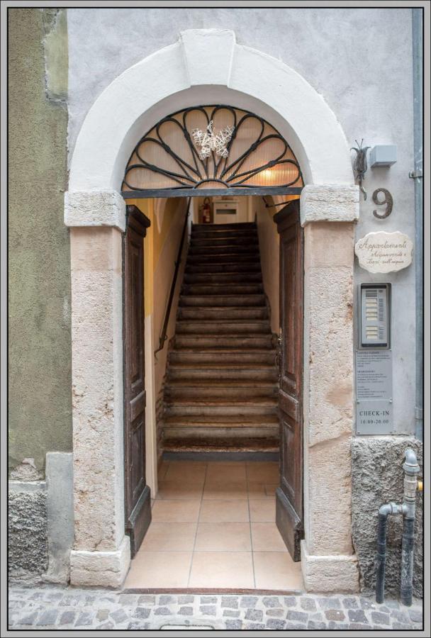 Fiori Sull'Acqua Apartments Пескьера-дель-Гарда Экстерьер фото