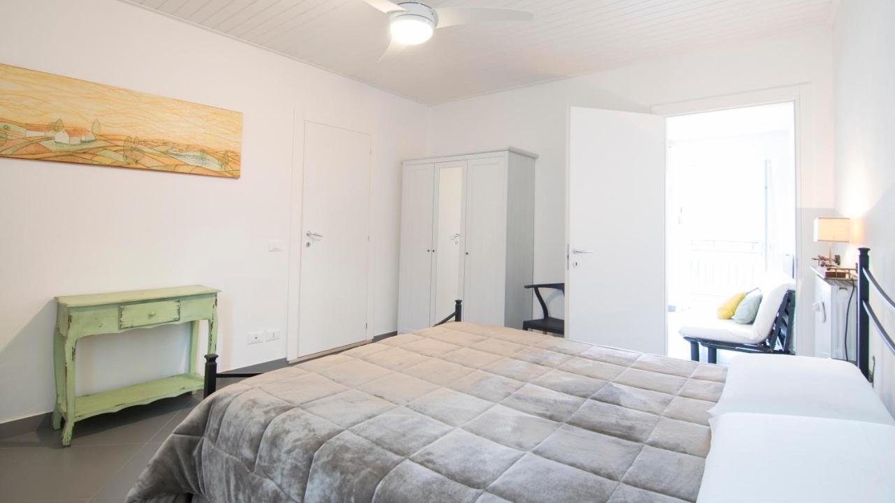 Fiori Sull'Acqua Apartments Пескьера-дель-Гарда Экстерьер фото