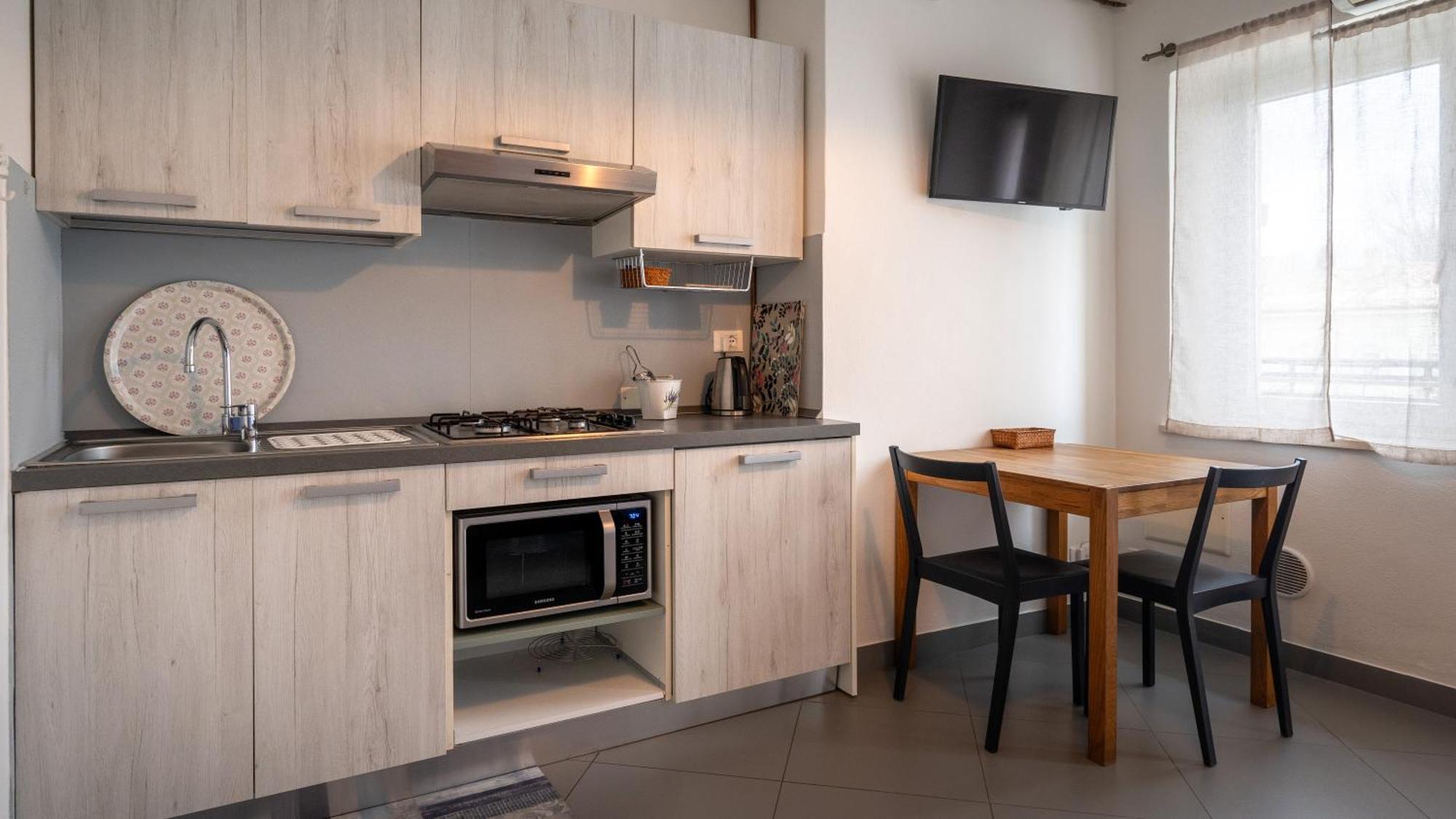 Fiori Sull'Acqua Apartments Пескьера-дель-Гарда Экстерьер фото