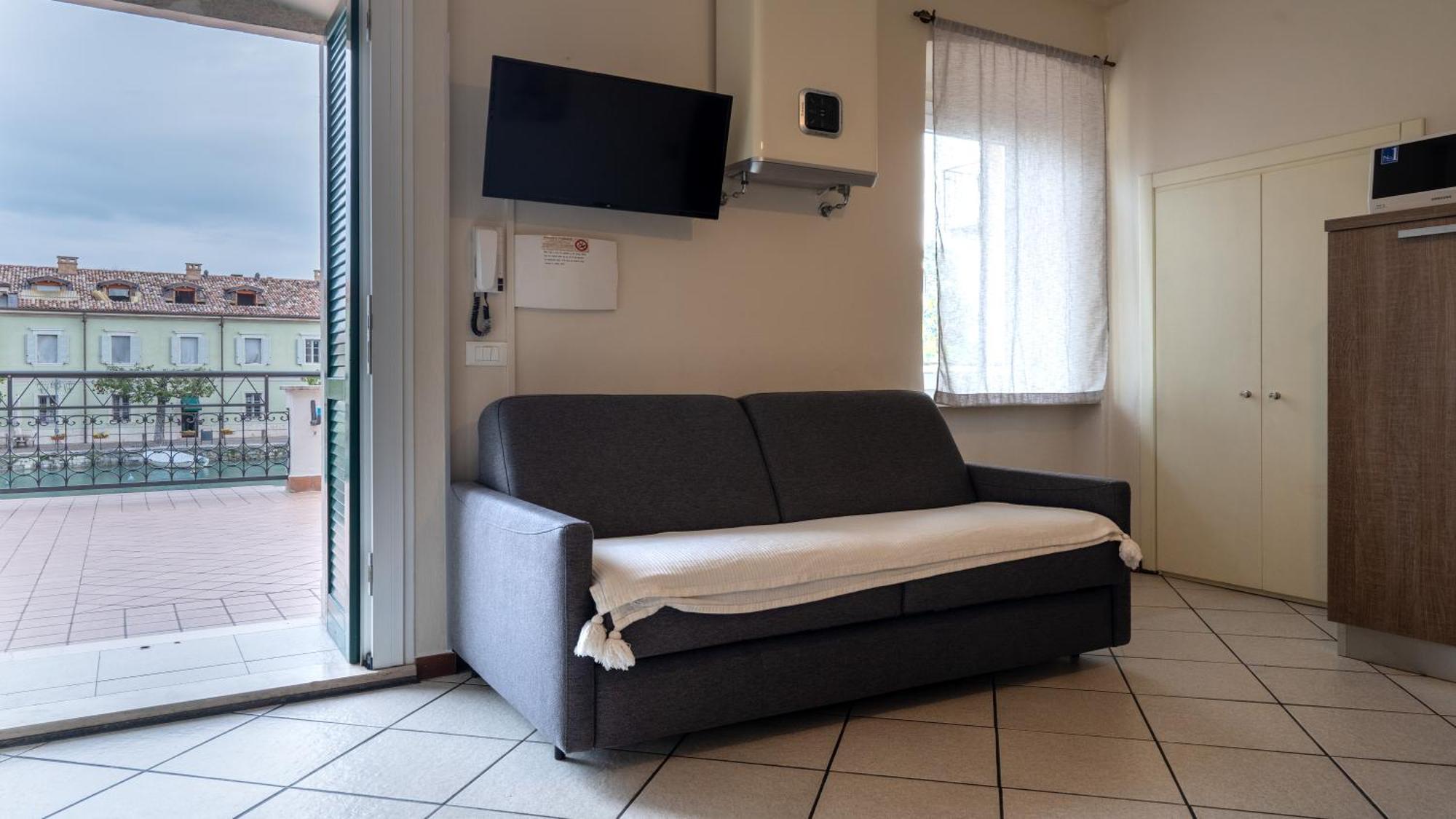 Fiori Sull'Acqua Apartments Пескьера-дель-Гарда Экстерьер фото