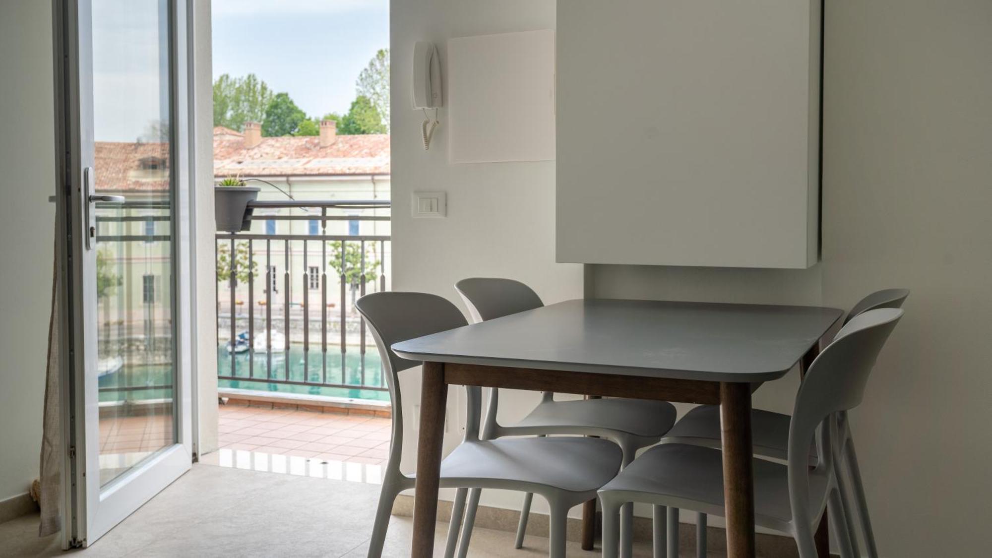 Fiori Sull'Acqua Apartments Пескьера-дель-Гарда Экстерьер фото