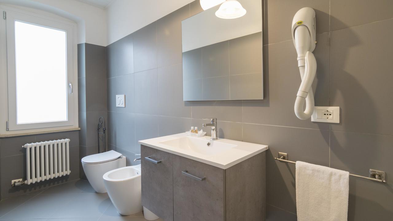 Fiori Sull'Acqua Apartments Пескьера-дель-Гарда Экстерьер фото
