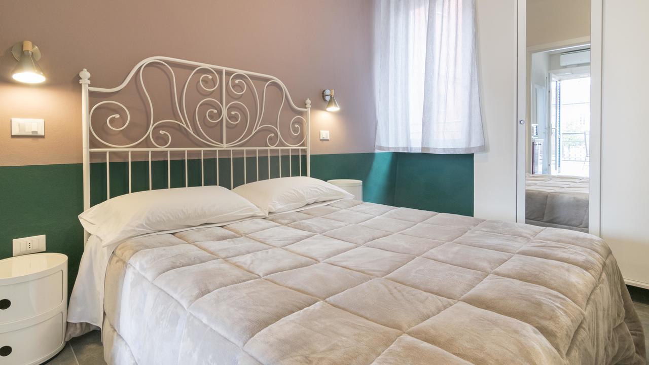 Fiori Sull'Acqua Apartments Пескьера-дель-Гарда Экстерьер фото