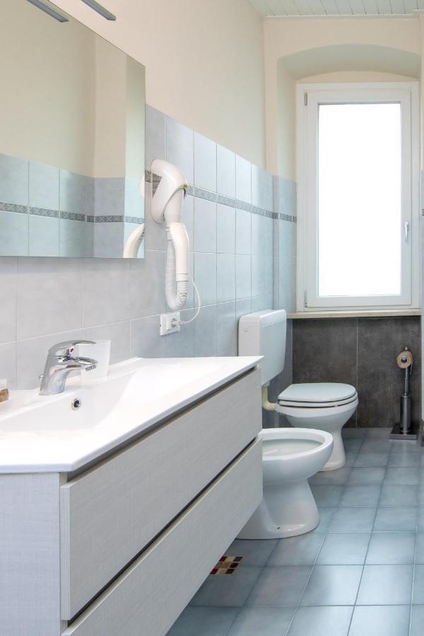 Fiori Sull'Acqua Apartments Пескьера-дель-Гарда Экстерьер фото